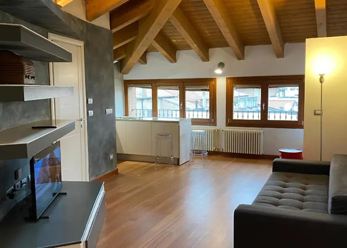 Interno 8 Appartamento Con Box Auto Privato Gratuito