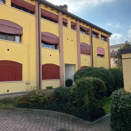 Interno 8 Appartamento Con Box Auto Privato Gratuito Ferrara Exterior photo
