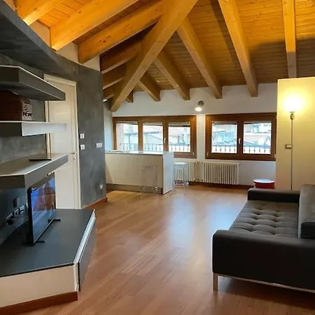 Interno 8 Appartamento Con Box Auto Privato Gratuito Ferrara Exterior photo