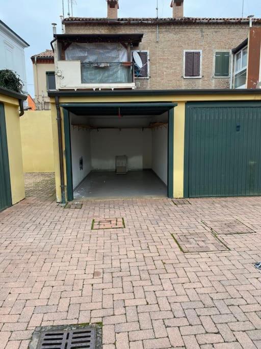 Interno 8 Con Box Auto Privato Gratuito